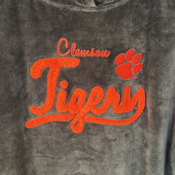 Clemson Tigers Fans!!!  Gen 2 game day L - Picture 2 of 7